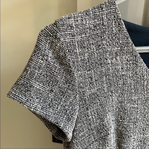 BR bouclée dress - Picture 3 of 5